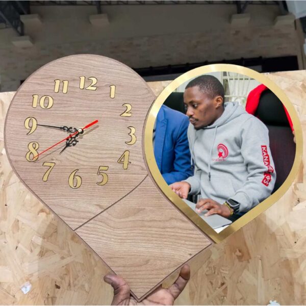 Custom love heart clock gift
